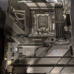Asus ROG Z790-F Motherboard 