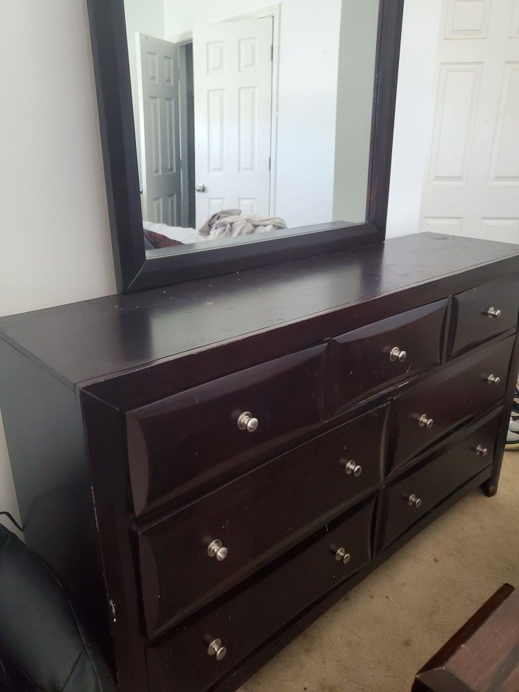 Dresser With Mirror Included 