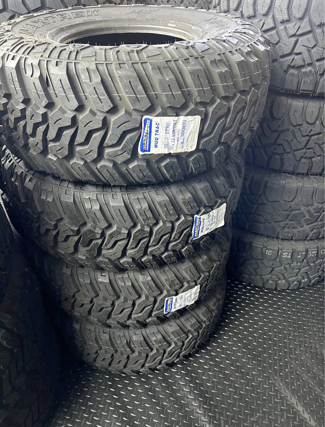 33x12/50R15 Maxtrek Mud Trac MT Tires For Sale