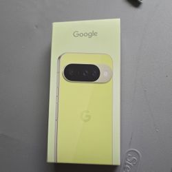 Google Pixel 10 , Pixel Whatch 4, Case And 6 Extra Whatch Bands
