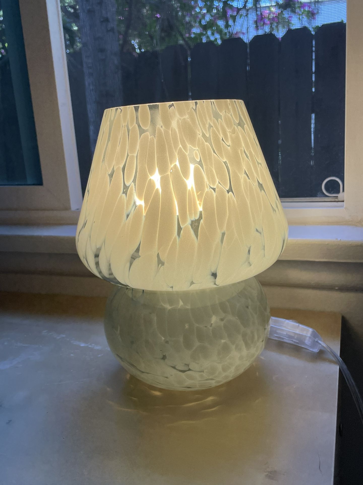 Mushroom lamp