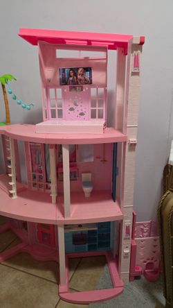 Barbie DreamHouse 3-Story Dollhouse Playset