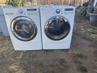 LG WASHER AND GAS DRYER SET