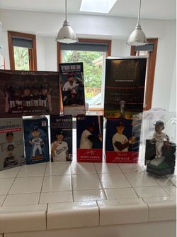 Twins bobble heads.
