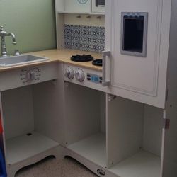 Toy Kitchen/phone & Icemaker