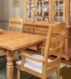 Broyhill Fontana Dinning Set