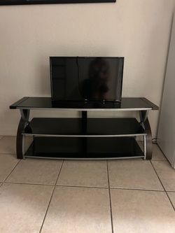 Modern 3 Tire Glass and Wood TV Stand