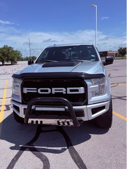 2015 Ford F-150 XLT SuperCrew 4WD – 5.0L V8 – Clean