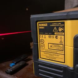  Dewalt 5spot/line Combination Laser DWO851 