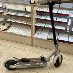 Segway ninebot G30LP Electric Scooter, 15 mph Max Speed, 17 Miles Max Range, Teens and Adults