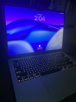 MacBook Air M4 w/Case