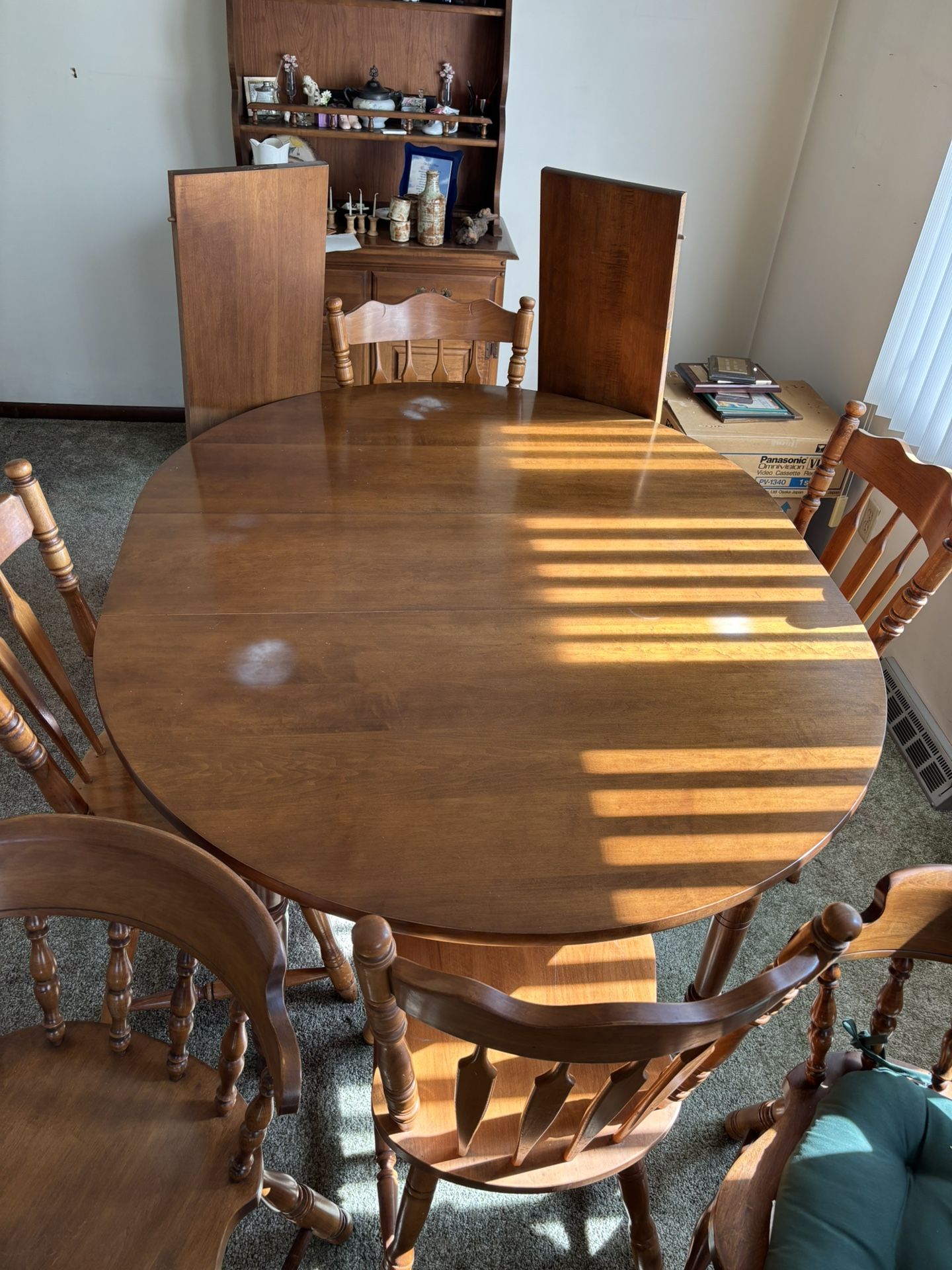 Table & Chairs