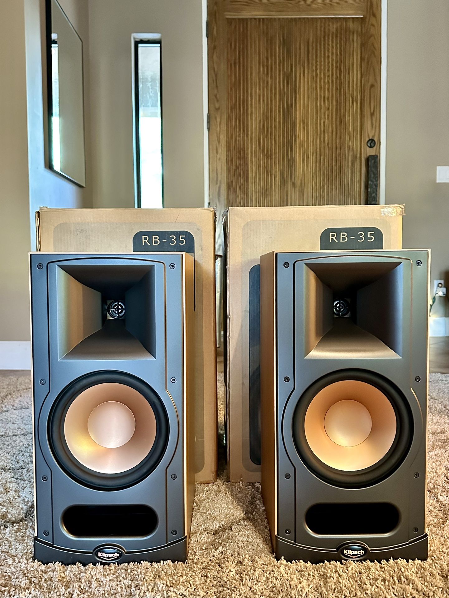 Klipsch RB-35 Bookshelf Speakers w/ Original Box and Manual