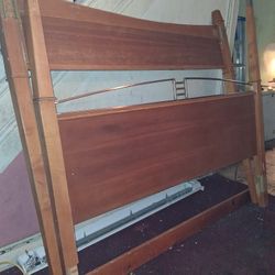 Bedframe/headboard 
