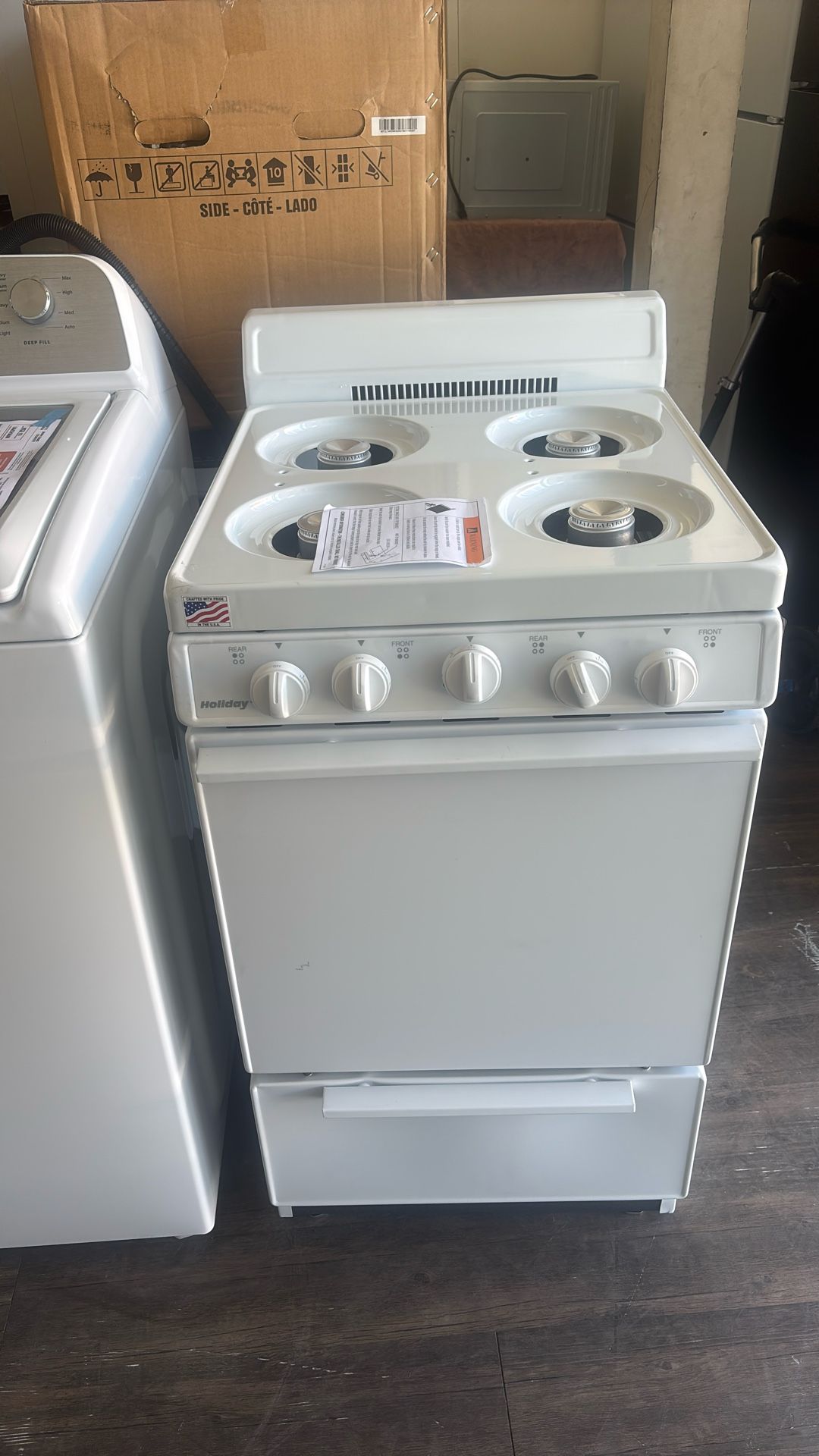 New. Gas Stove And Oven 20 Inch Wide