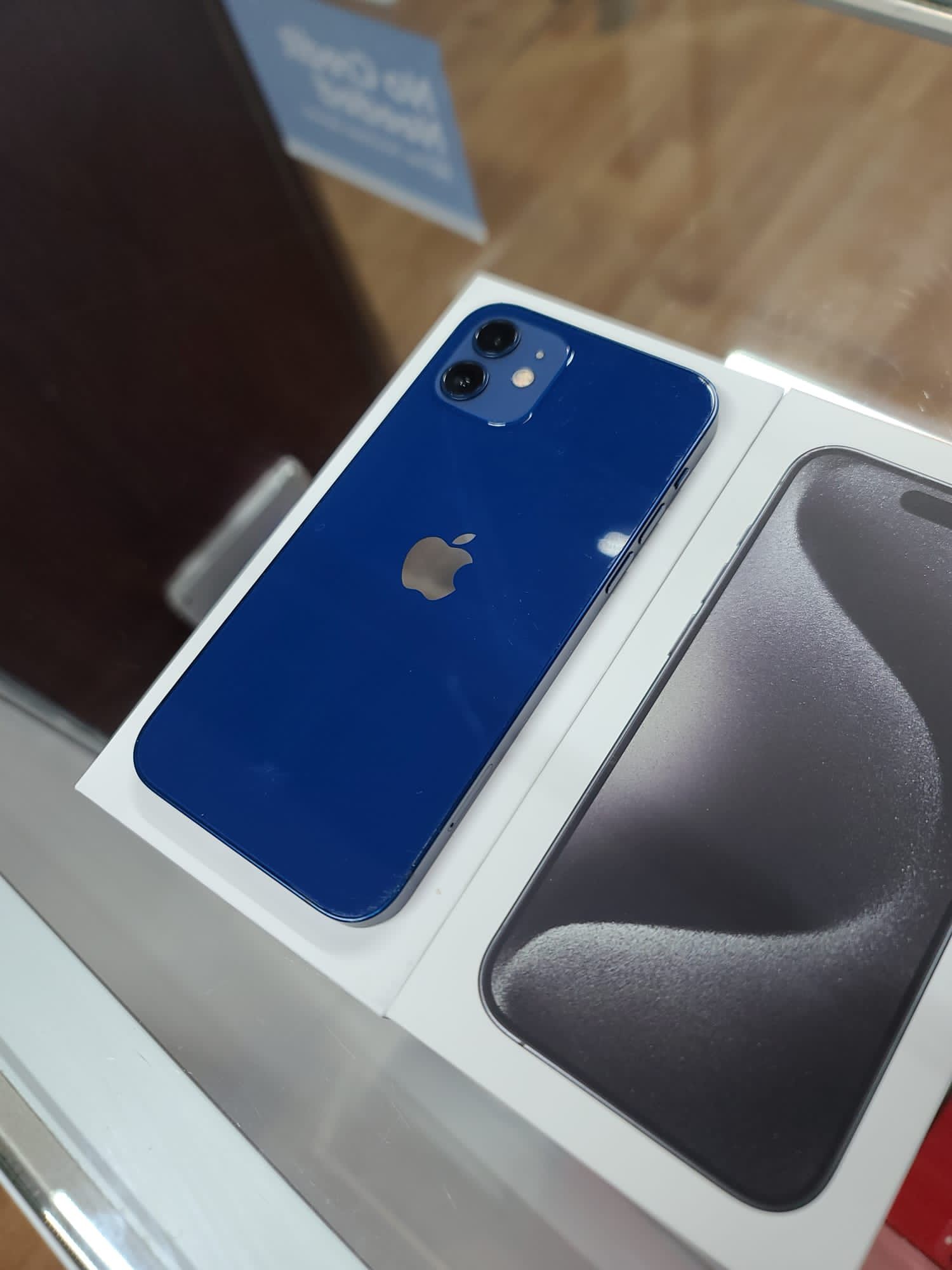 iPhone 12 Blue