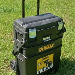 Dewalt Fold Out Tool Box On Wheels