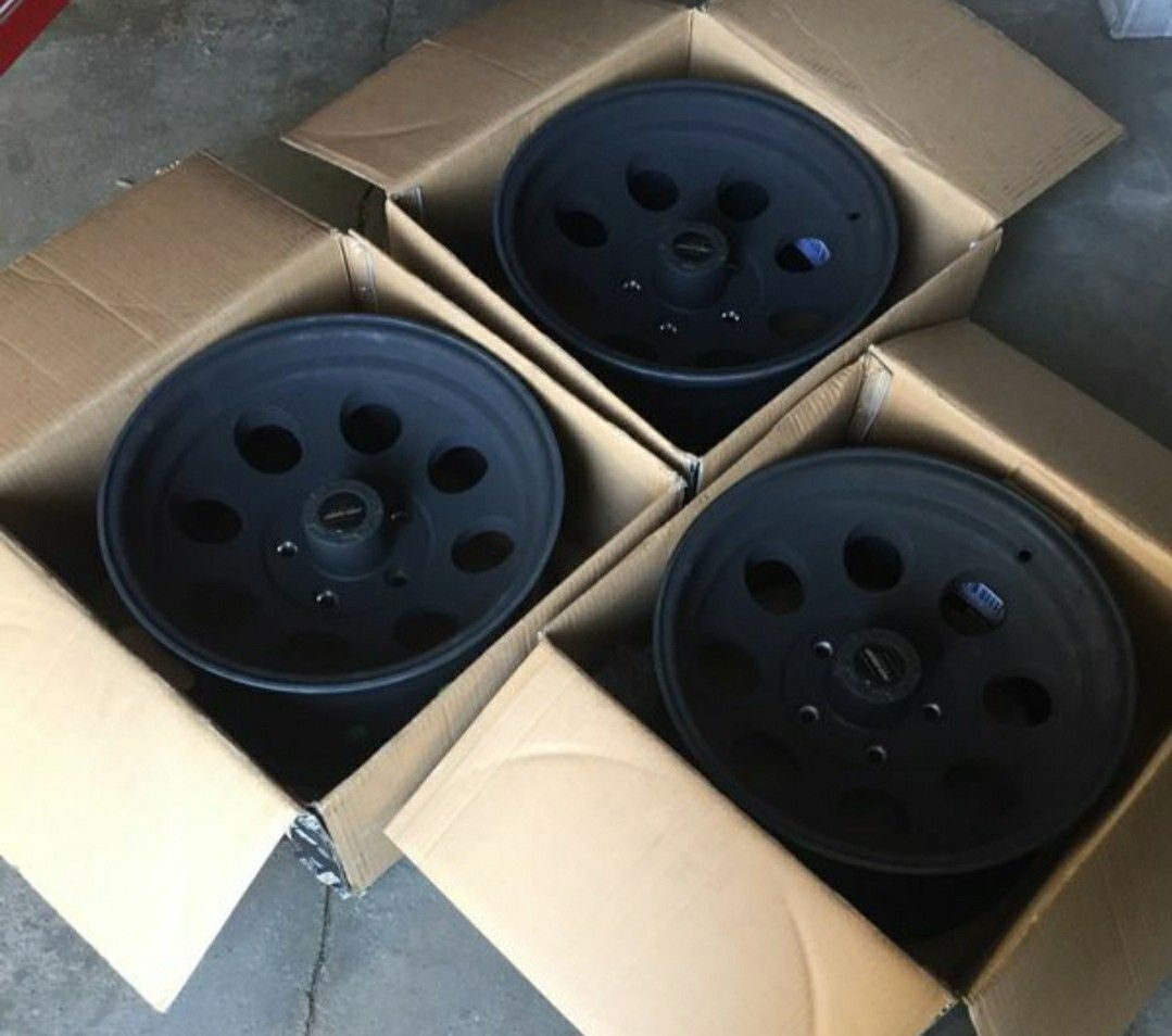 5x5 bolt pattern Procomp flat black 16x8 wheels