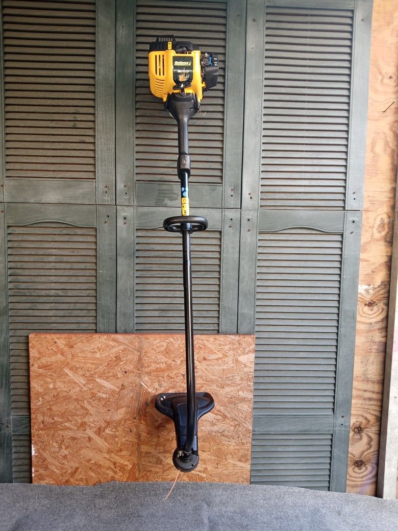 Bolens Bl110 25-cc 2-cycle 16-in Curved Shaft Gas String Trimmer