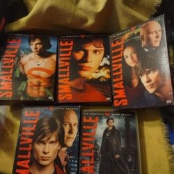 Five Box Sets Smallville TV Show Will Not Separate