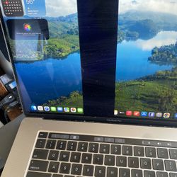 2019 16” MacBook Pro i9 16gb 500ssd 2inch Line Screen