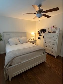 Bedroom set