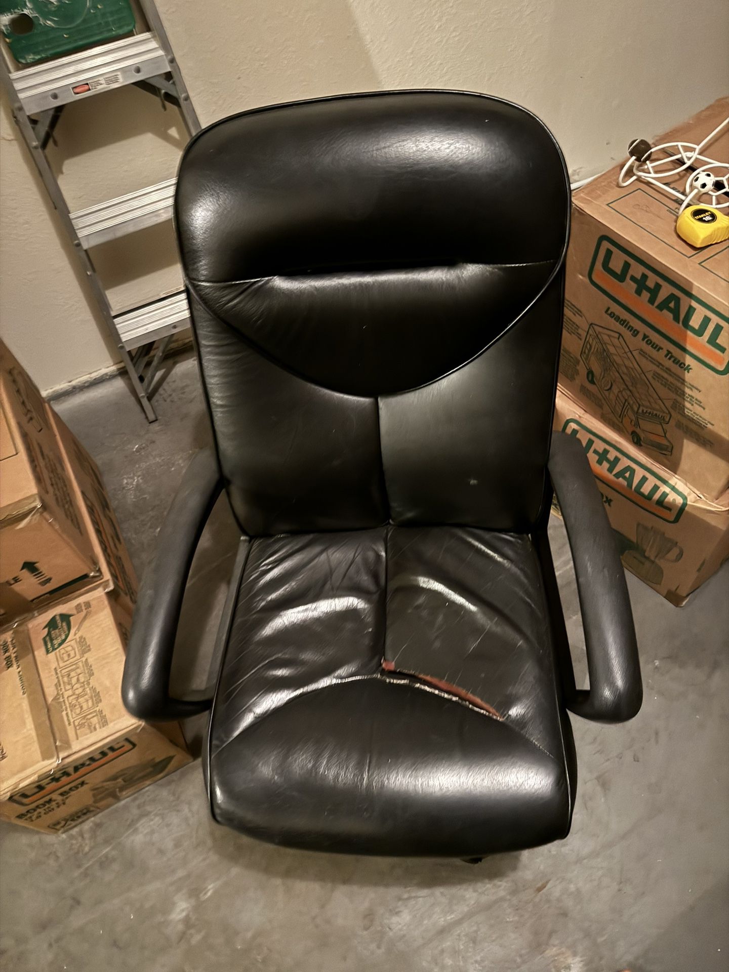 Office Chair /Very Comfortable 