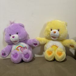 SINGING FUNSHINE & BEST FRIEND CARE BEARS WITH MAGNET HANDS