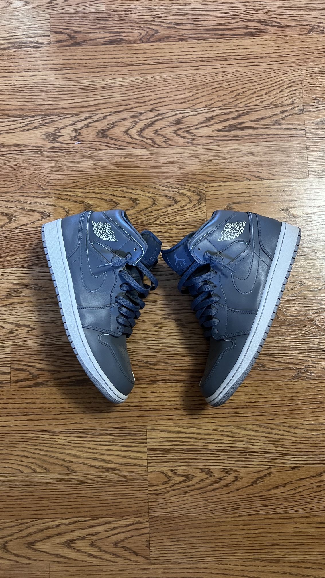 Jordan 1 Retro Mid Cool Grey (2015) display picture 3