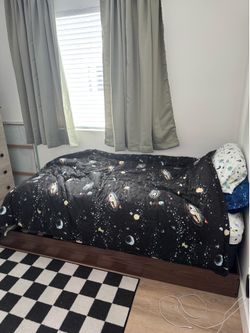 Twin bed frame(s)
