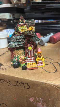 mini gnome cottage