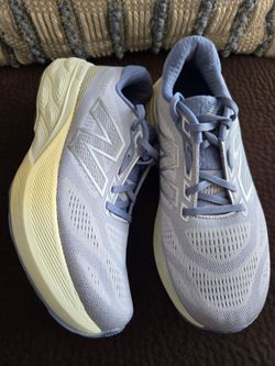 New balance 880 Women's Size 9.5 Shoes