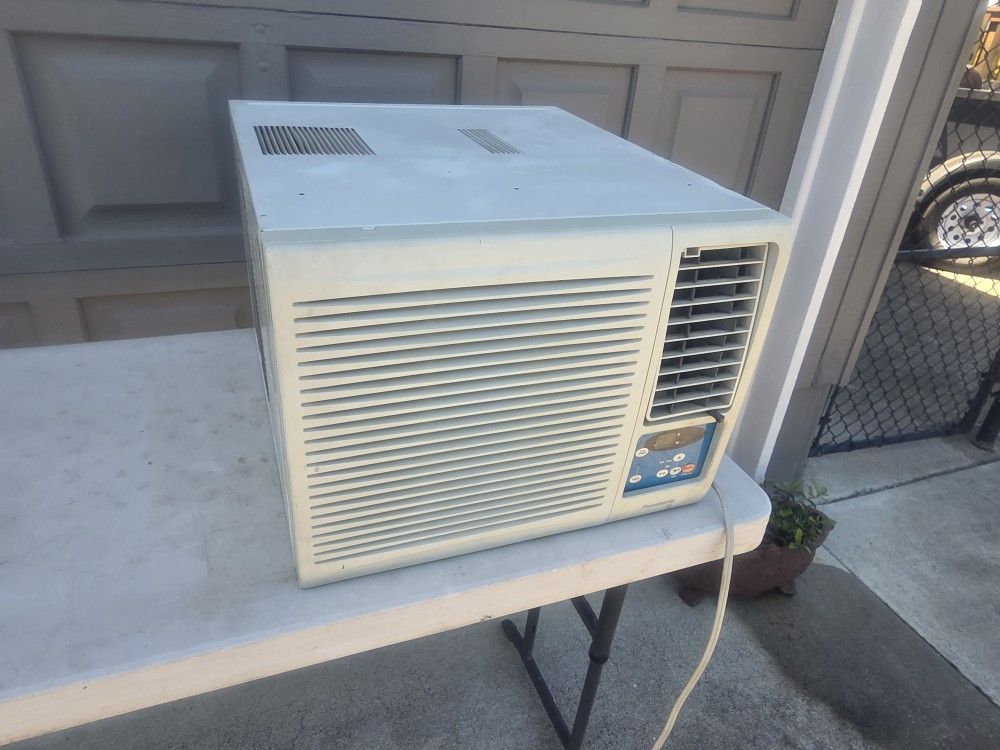 Window Air Conditioner (AC) 7800 BTU