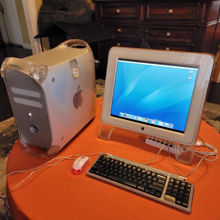 Apple PowerMac G4 Desktop Computer Monitor With Display Keyboard & Mouse