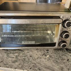 BLACK+DECKER 4-Slice Toaster Oven