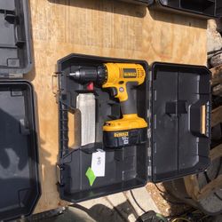 DeWalt 3/8 drill with battery
