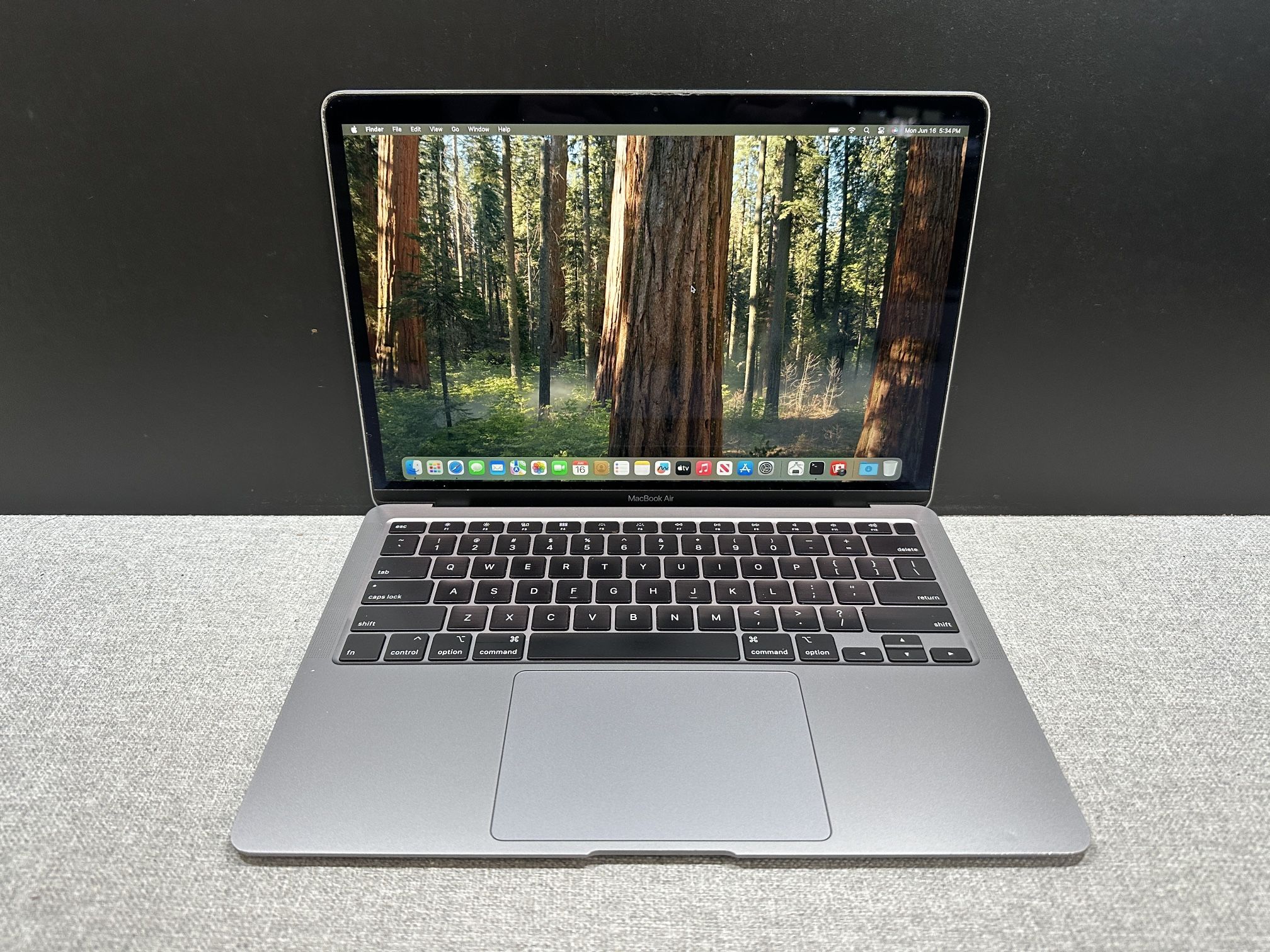 Apple MacBook Retina Air 13" Laptop Gray 2020 1.2GHz i7 16GB 256SSD