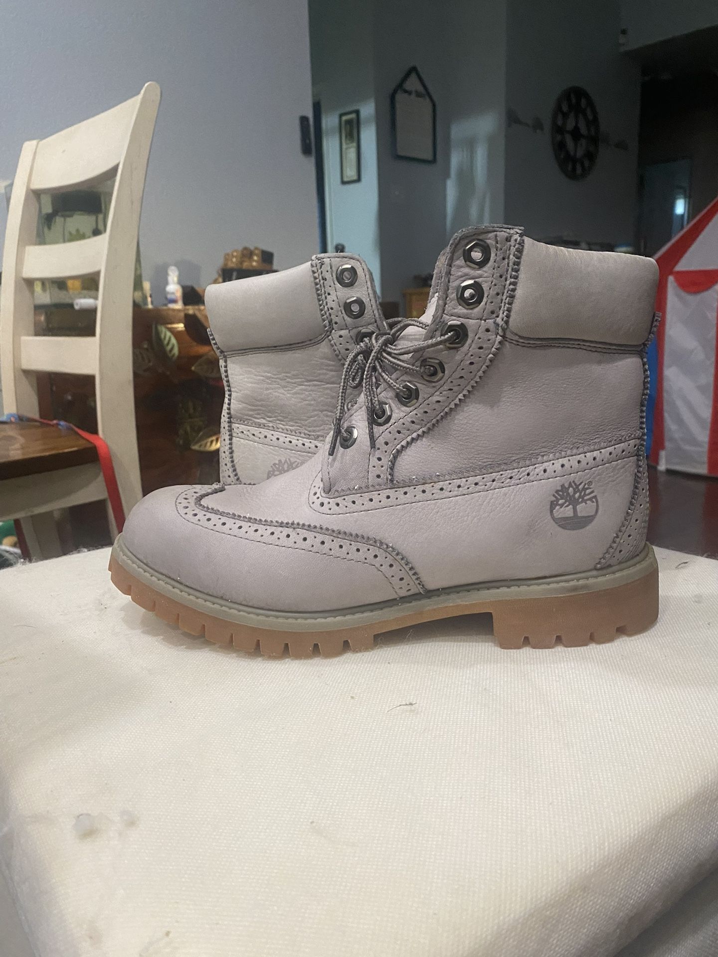 Timberland Silver Size 8