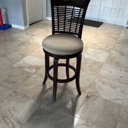3 Counter heigth Stools