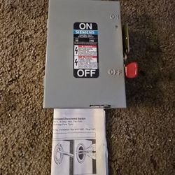 SIEMENS ENCLOSED SWITCH 30 AMP