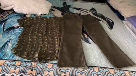 Blouse size med /pants size 12 good condition