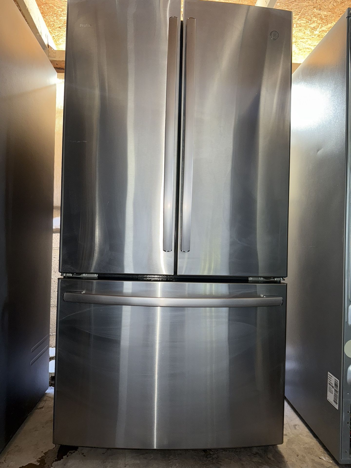 Counter Depth Fridge With Ice Maker Working Great