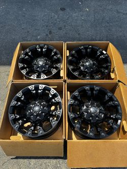 FINANCING AVAILABLE Fuel Vapor 8x6.5 18” Off-Road Wheels