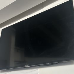 TCL  50 Inches  Flat Screen smart Roku TV  