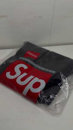 Supreme socks