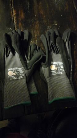 Maxiflex gloves