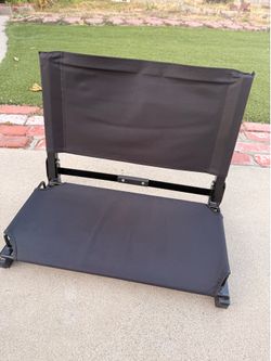 Stadium chair