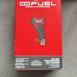 milwaukee m18 fuel 1/4 hex impact driver