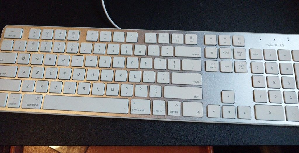 Macally Untra Slim Keyboard