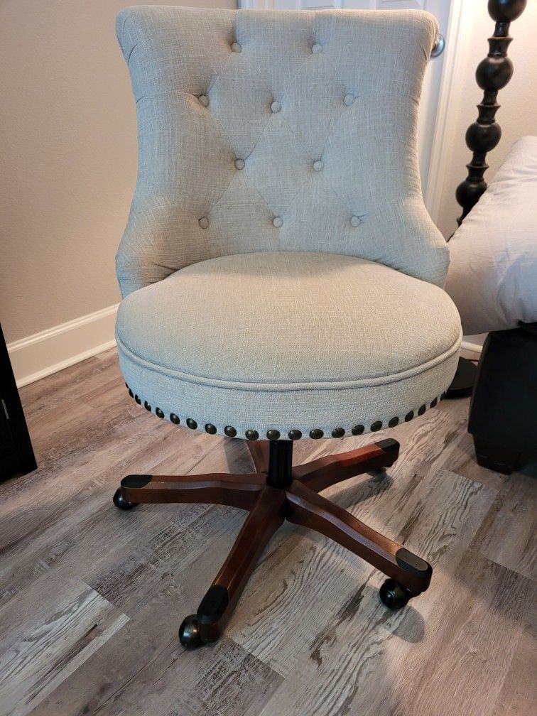 Beautiful luxury executive chair 